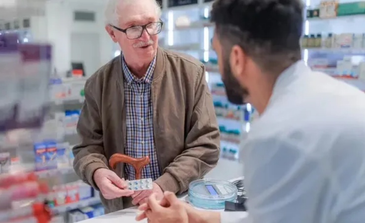 Alertan por deuda de PAMI con farmacias que dificulta entrega de medicamentos