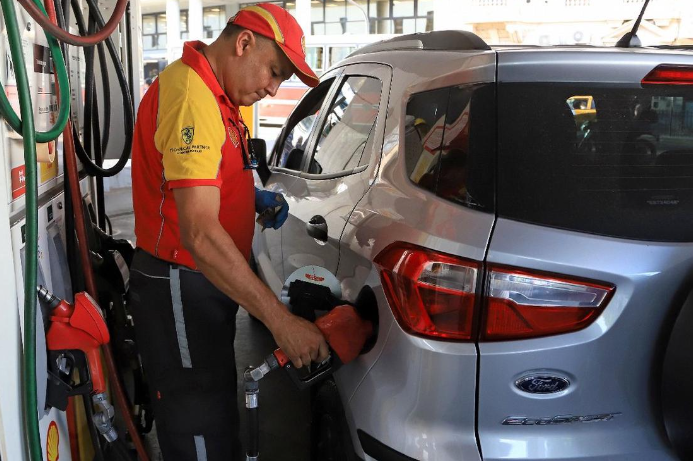 Combustibles: cómo acceder a descuentos de hasta el 30% y reintegros de $40.000