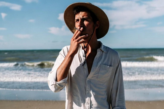 Mar del Plata implementará multas a fumadores en playas a partir del verano 2026