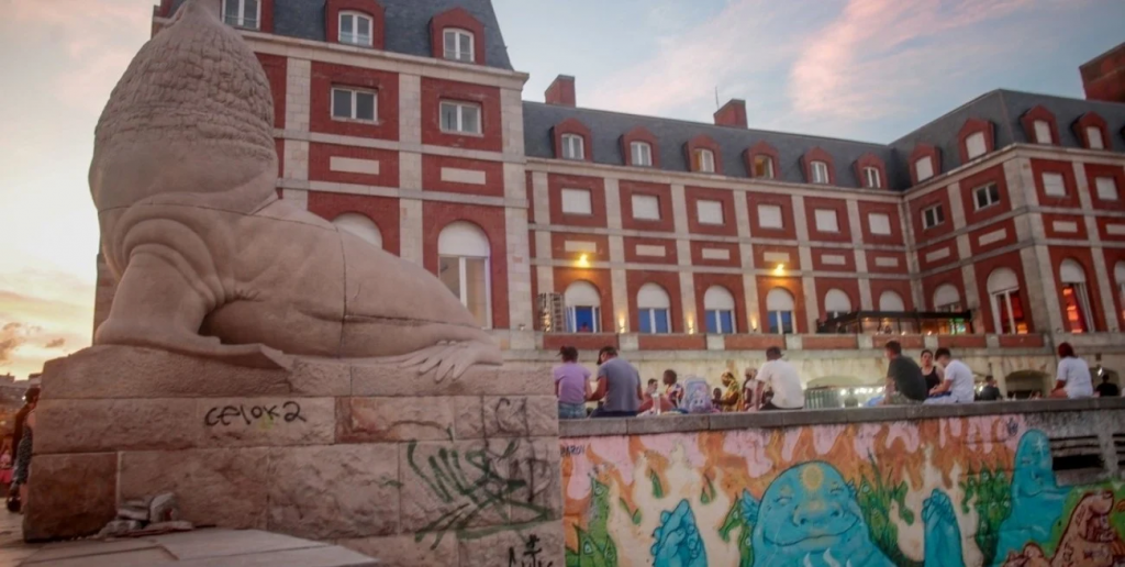 Un fin de semana largo récord: viajaron 1,64 millón de turistas y el gasto creció 34%