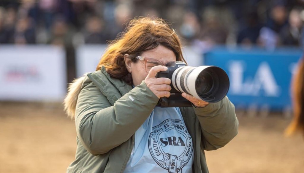 Alejandra, la fotógrafa de grandes campeones: “Hasta que no tengo la foto que el animal merece, no paro”