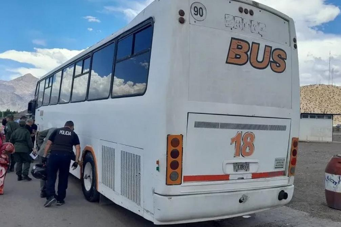Asalto armado a tour de compras argentino en Chile: desvalijaron a 60 pasajeros