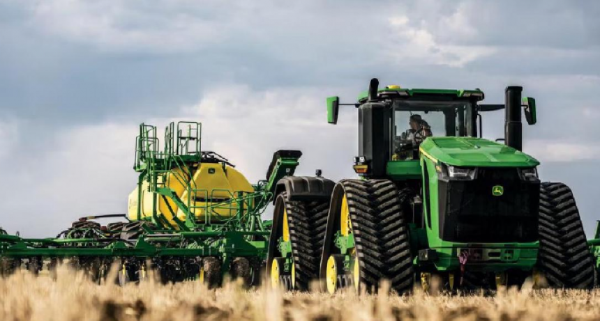 El tractor más grande del mundo lo compró un cordobés: ¿a cuánto lo pagó?