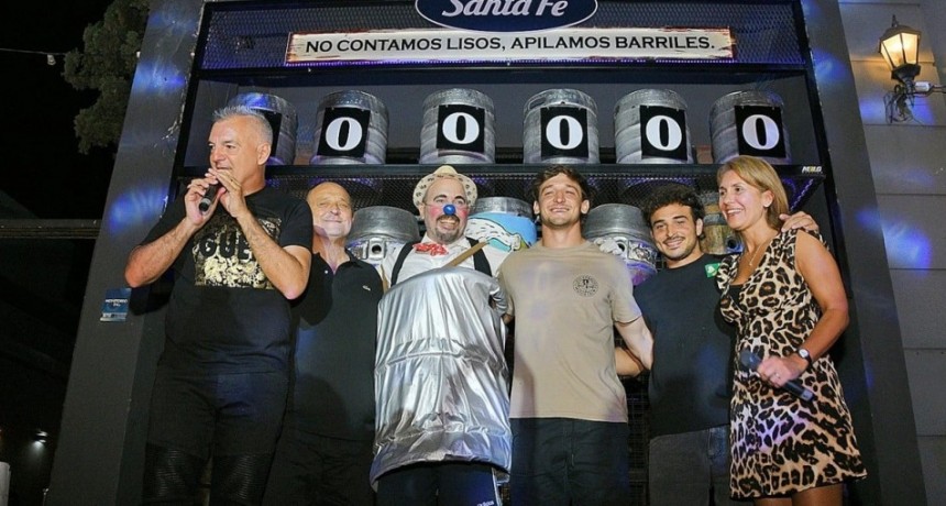 Chopería Santa Fe armó su fiesta con la gente: ¡pinchó el barril “100.000”!