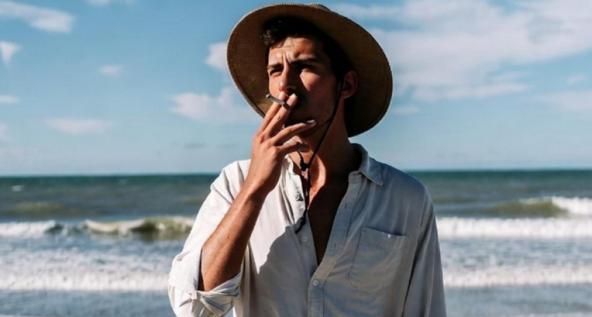 Mar del Plata implementará multas a fumadores en playas a partir del verano 2026