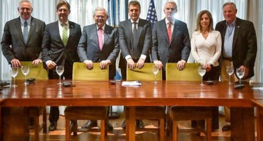 Fuerte apoyo pol&iacute;tico, empresario y sindical al acuerdo que Massa firmar&aacute; para dar con cuentas no declaradas en EEUU