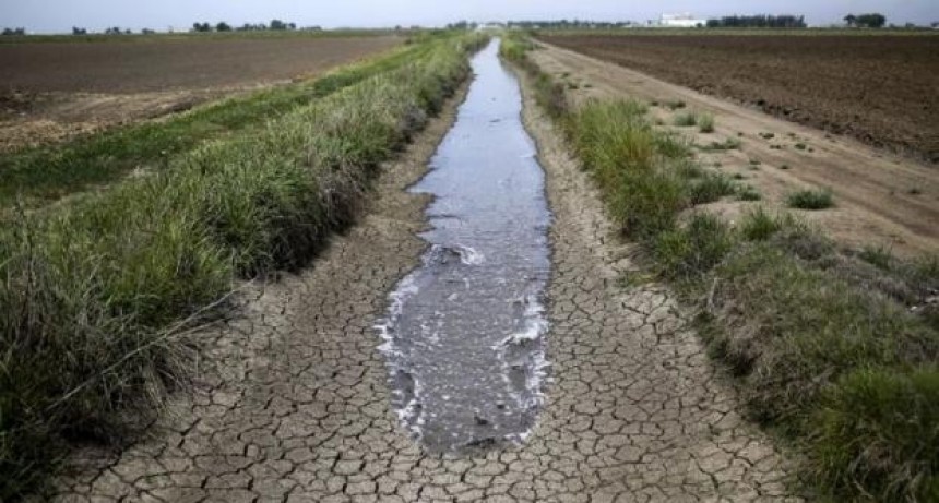 El ministro de la Producci&oacute;n consider&oacute; que la sequ&iacute;a "no es una situaci&oacute;n extrema pero s&iacute; muy delicada"