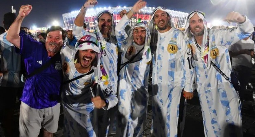 Parti&oacute; otro vuelo de Aerol&iacute;neas Argentinas transportando hinchas a Doha desde Ezeiza