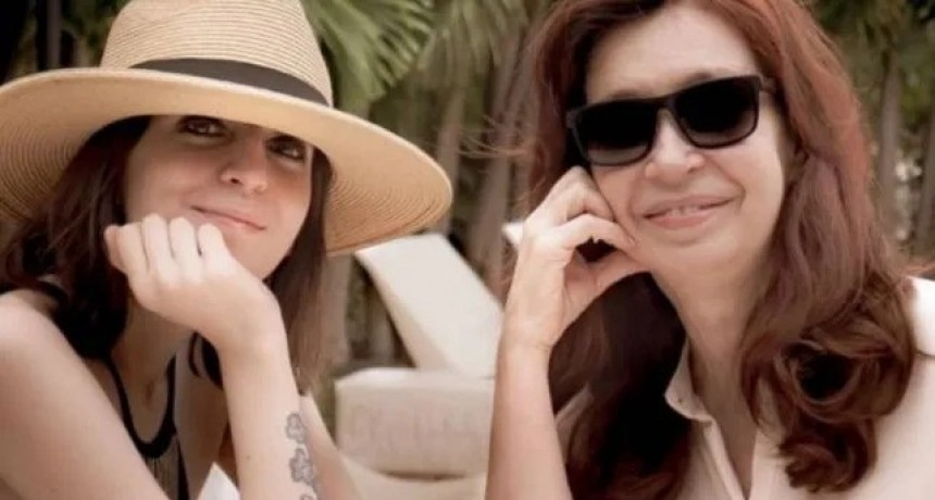 Cristina Kirchner denunci&oacute; que quieren meter presa a su hija Florencia