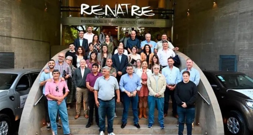 Se entregaron camionetas 4?&mdash;4 para fortalecer el trabajo en las &aacute;reas rurales