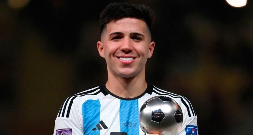 Enzo Fern&aacute;ndez fue premiado como el mejor jugador joven del Mundial