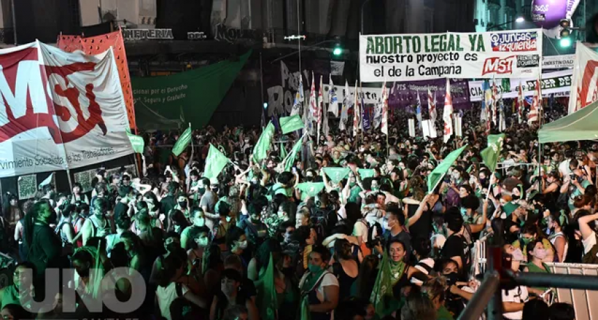 Convocan a reclamar por la "plena implementaci&oacute;n" de la Ley de Interrupci&oacute;n Voluntaria del Embarazo