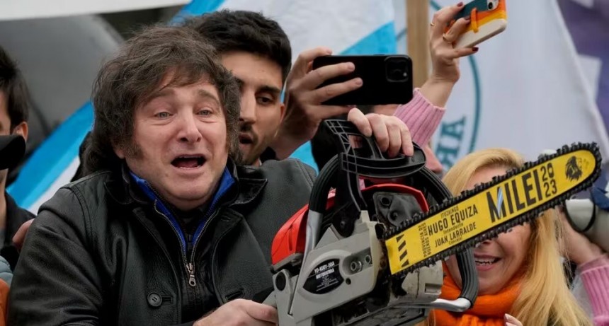 El Plan Motosierra ya está en marcha: así será la economía en las primeras horas de Milei presidente