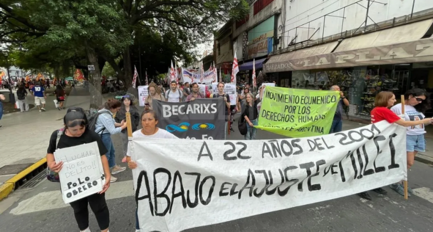 Santa Fe también marchó contra el ajuste y el protocolo antipiquetes del gobierno de Milei