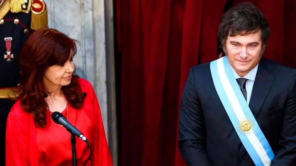 El tenso cruce entre Cristina Kirchner y Javier Milei tras la detención del senador Kueider