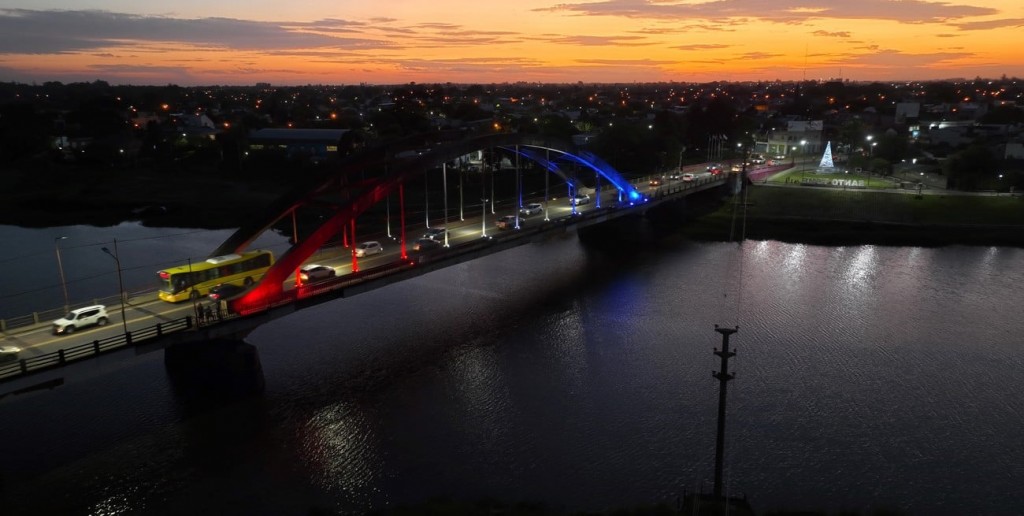 En un acto a cielo abierto, la Provincia licitó el nuevo puente Santa Fe - Santo Tomé