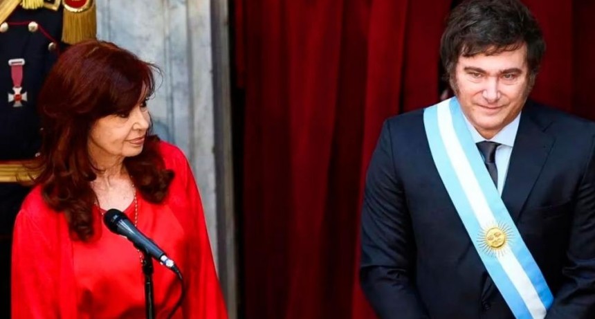 El tenso cruce entre Cristina Kirchner y Javier Milei tras la detención del senador Kueider