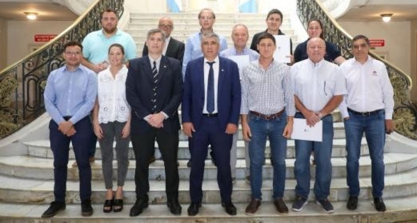 Provincia entregó más de $ 600 millones a municipios y comunas para la compra de equipamiento 