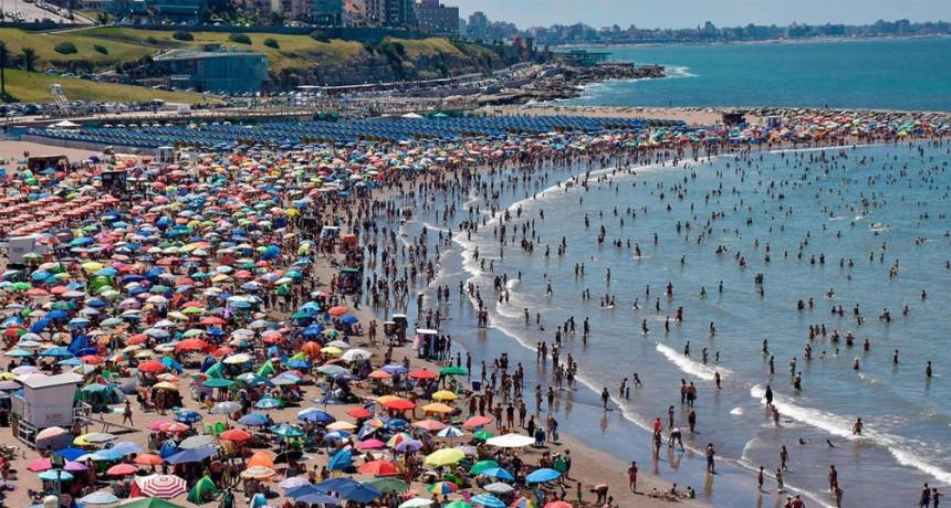 Verano 2025: Mar del Plata y Carlos Paz son los destinos más elegidos por los santiagueños