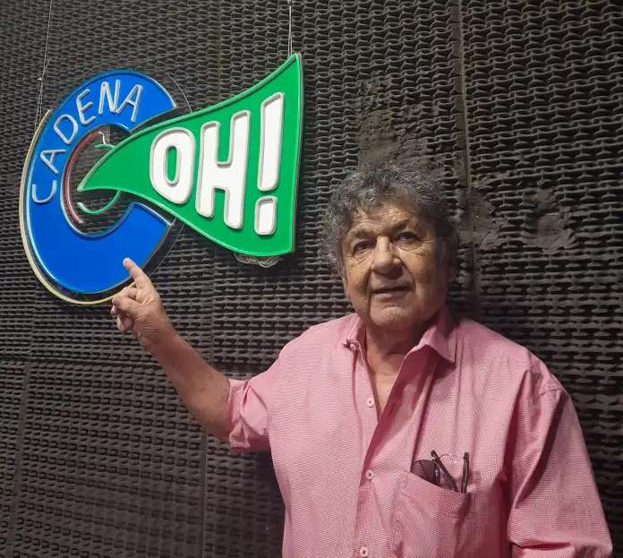 Cacho Deicas regresa a los escenarios santafesinos con un show a sala llena