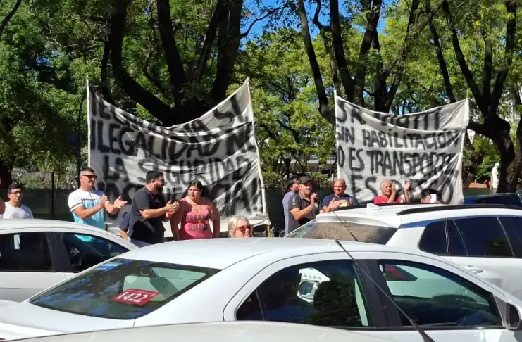 Remiseros de Rafaela advierten que “500 familias se quedarían sin trabajo”