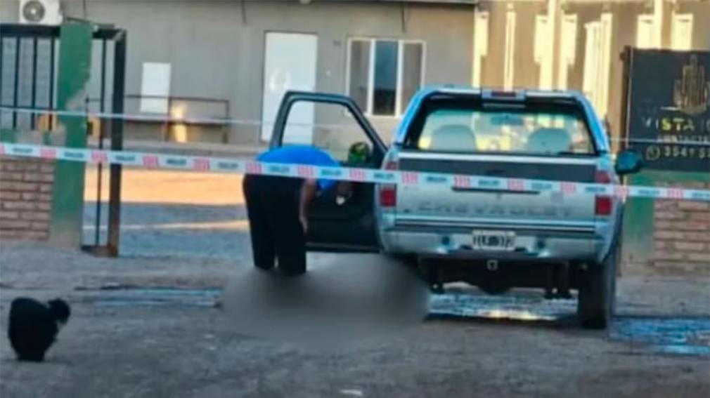 Horror: chocó y los conductores del otro vehículo lo mataron con una llave cruz