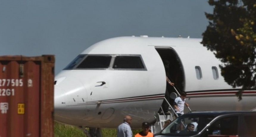 Así fue el arribo de Lionel Messi y su familia al Aeropuerto de Sauce Viejo en Santa Fe