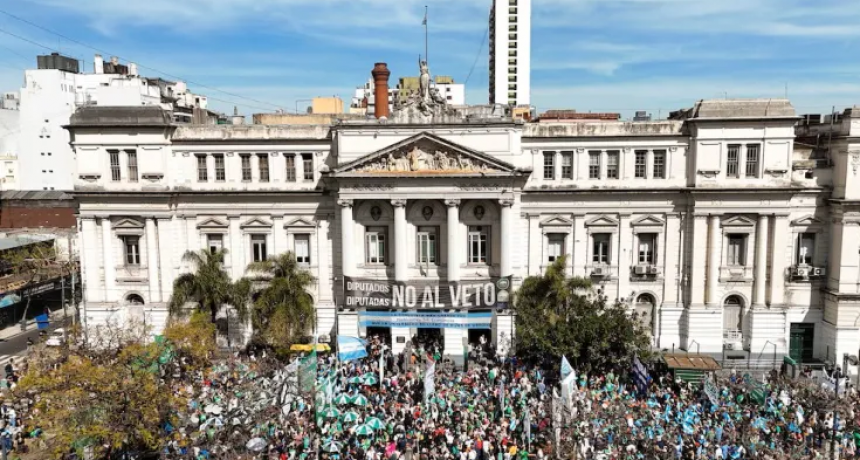 La Justicia orden&oacute; actualizar salarios docentes y becas universitarias