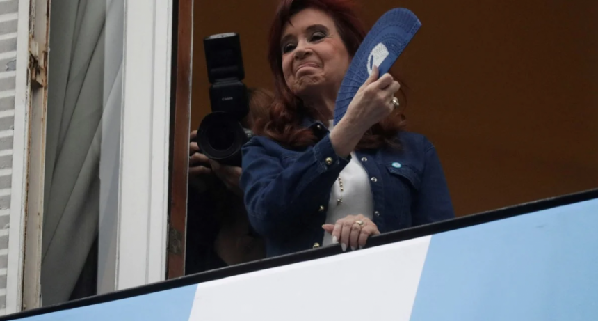Cristina Fern&aacute;ndez continuar&aacute; internada sin fecha estimada de alta